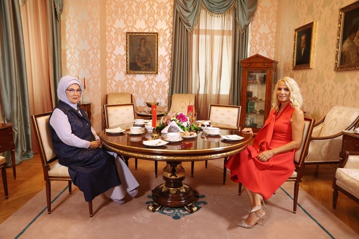 Emine Erdoğan, Kral Nikola Müzesi'ni ziyaret etti
