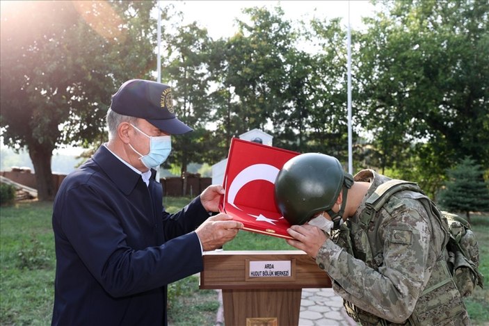 Hulusi Akar, TSK komuta kademesi ile birlikte Yunanistan sınırında