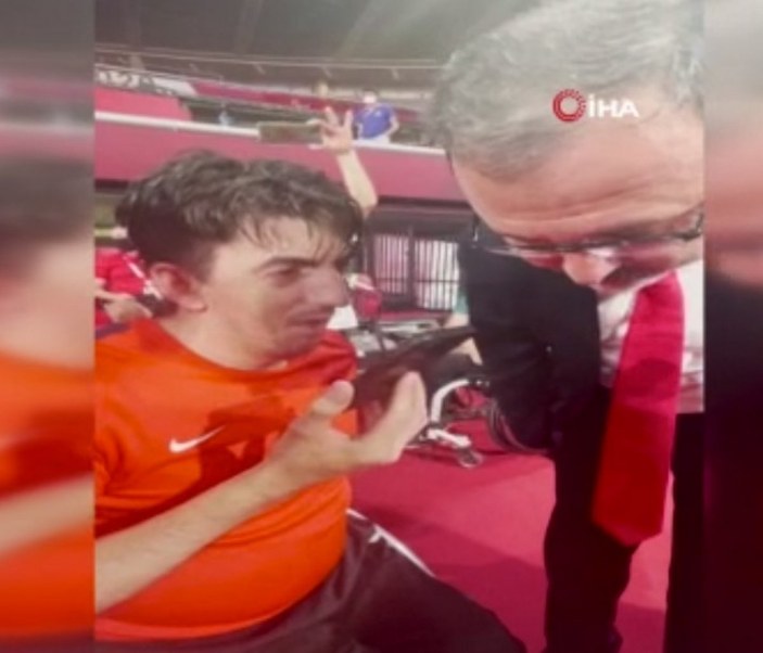 Cumhurbaşkanı Erdoğan'dan milli sporcu Abdullah Öztürk'e tebrik telefonu