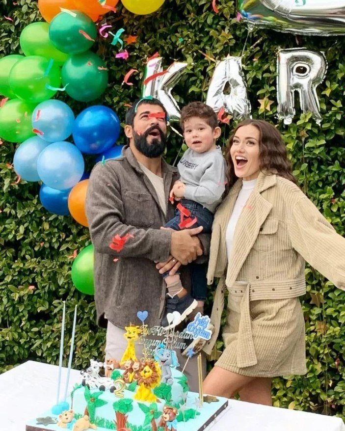 Burak Özçivit ve Fahriye Evcen çifti Karan için paraya kıydı, ikinci dadı tuttu! Aylık maaşı ise...