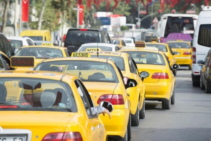 Taksilerde yaş sınırı yükseltildi