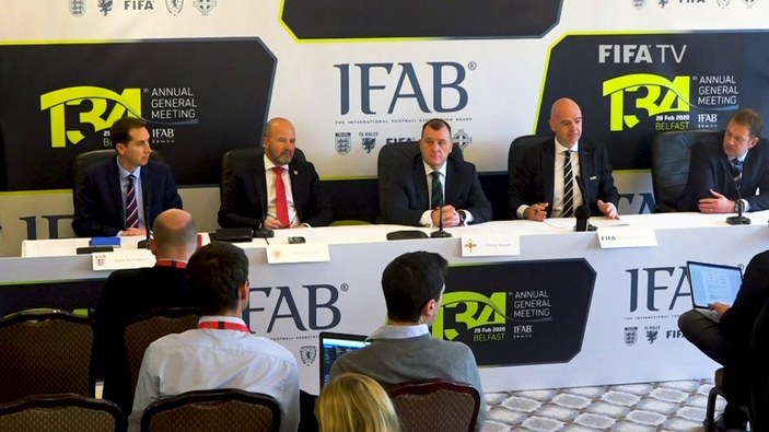 IFAB, 5 oyuncu değişikliği kararının kalıcı olmasını istedi