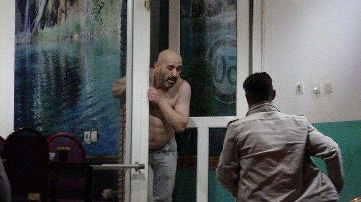 Bursa'da polisten kaçan şüpheli, 9 kişiyi rehin aldı