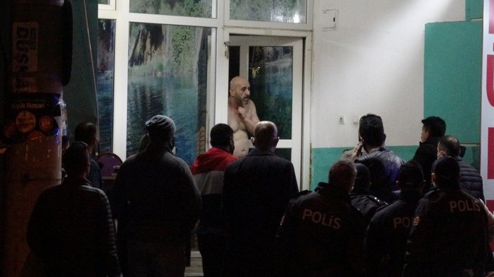 Bursa'da polisten kaçan şüpheli, 9 kişiyi rehin aldı