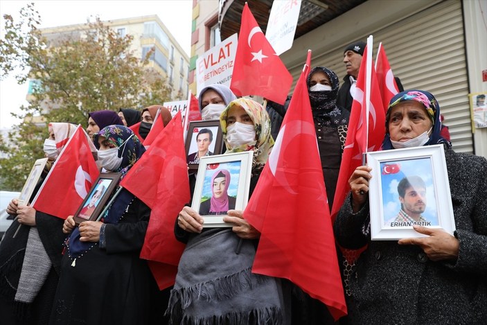 Diyarbakır annesi Esmer Koç'tan kızına teslim ol çağrısı