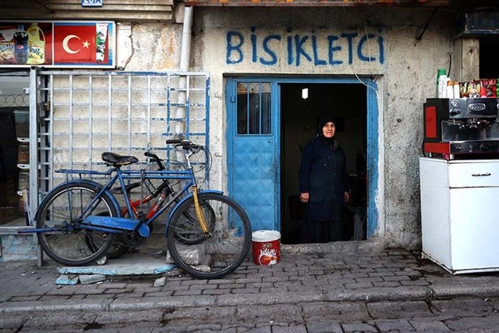 Konya'da bisiklet tamiri yaparak geçimini sağlayan kadın rol model oldu