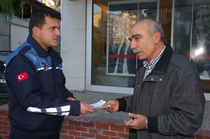 Adana'da ödüllü zabıtanın, ev vaadiyle dolandırıcılık yaptığı iddiası