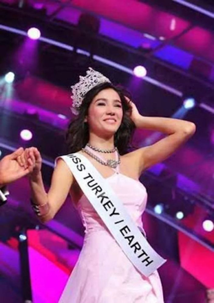 Aybüke Pusat'ın Miss Turkey kareleri olay oldu! Kim tanıyabilir...