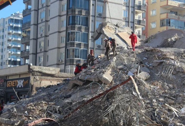 Gaziantep'te yıkılan binanın şantiye şefi Nazmi Tosun gözaltına alındı