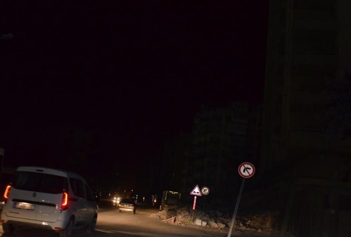 Depremin yıktığı Kahramanmaraş’ta cadde ve sokaklar sessizliğe büründü