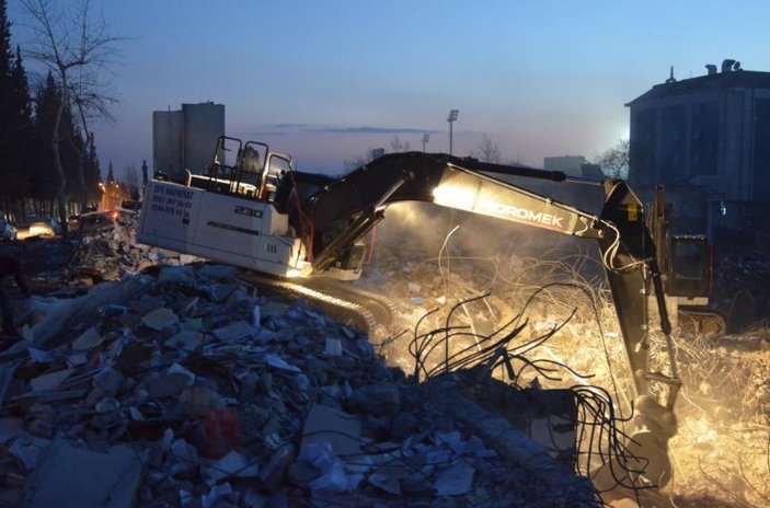 Depremin yıktığı Kahramanmaraş’ta cadde ve sokaklar sessizliğe büründü