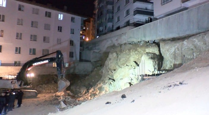 İnşaat kazısında 2 apartmanın istinat duvarı çöktü; 34 daire tahliye edildi #1