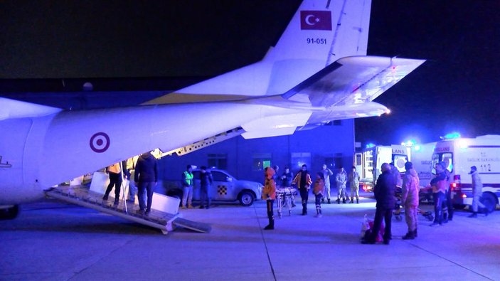 İstanbul’a deprem bölgesinden 6 yaralı daha getirildi #3