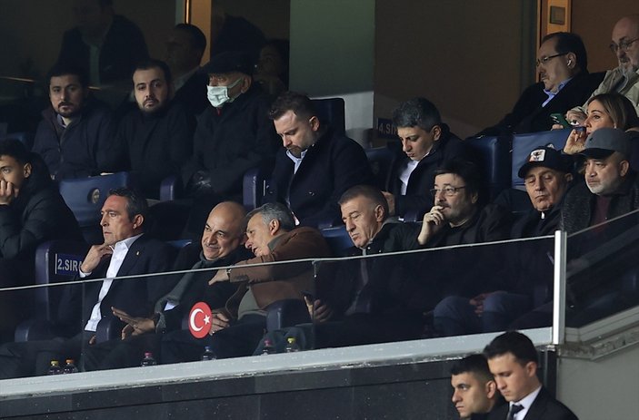 Süper Lig başkanları maçı Kadıköy'de takip etti