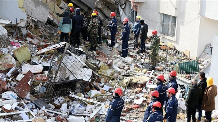 Depremlerde yıkılan binalarla ilgili tutuklananların sayısı 188'e yükseldi