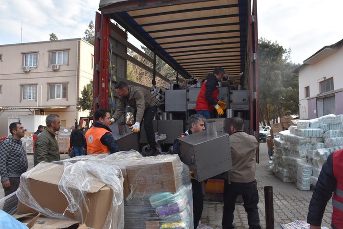 Kahramanmaraş'ta deprem yardımları, kırsaldaki üreticiye teslim ediliyor