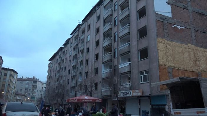 Elazığ'da 14 bin 698 bina incelendi; 3 bin 309 bina ağır hasarlı #2