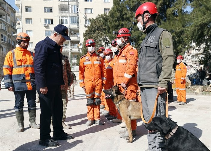 Milli Savunma Bakanı Hulusi Akar: Mehmetçik 326 kişiyi enkazdan kurtardı