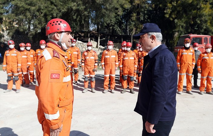 Milli Savunma Bakanı Hulusi Akar: Mehmetçik 326 kişiyi enkazdan kurtardı