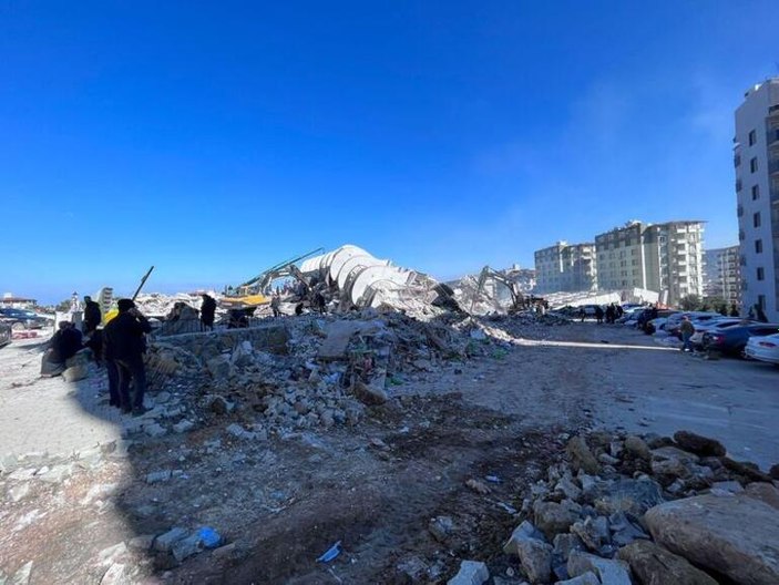 Rönesans Rezidans'ın enkazından çıkmayan Gaye Aksoy'u arıyor