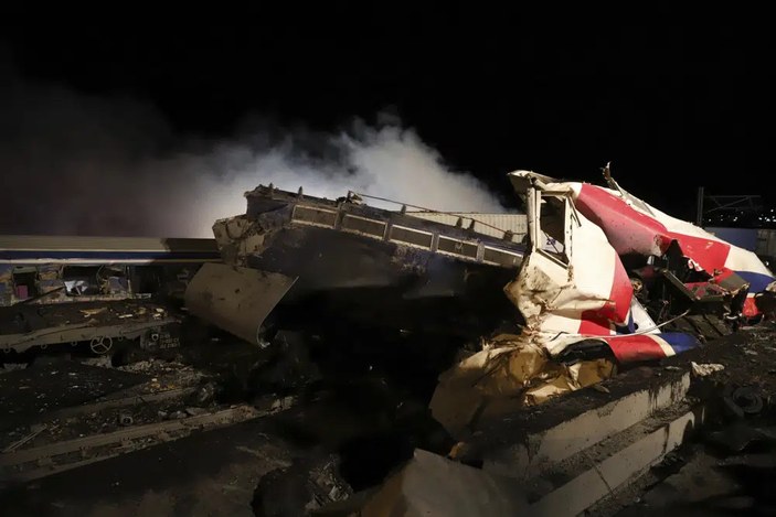 Yunanistan'da tren kazası: 19 ölü, 82 yaralı