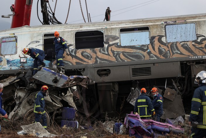 Yunanistan'da tren kazası nedeniyle ulusal yas ilan edildi