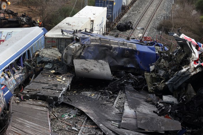 Yunanistan'da tren kazası nedeniyle ulusal yas ilan edildi