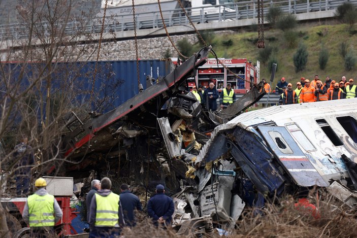 Yunanistan'da tren kazası nedeniyle ulusal yas ilan edildi