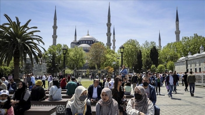 Depreme rağmen yabancı turistlerin Türkiye'ye ilgisi devam ediyor