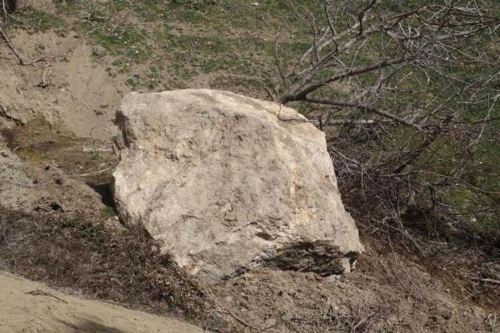 Kahramanmaraş'ta köylülerin kaya parçası korkusu