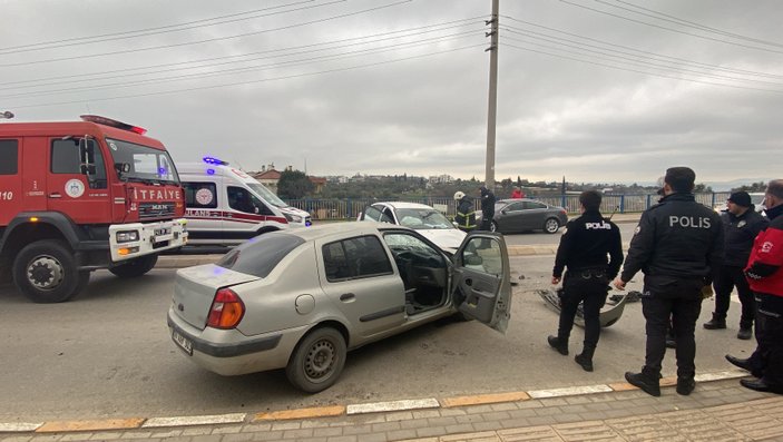 Kocaeli'de refüjden atlayıp karşıdan gelen otomobille çarpıştı