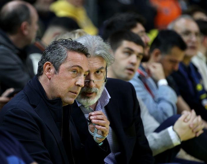 Fenerbahçe'nin basket maçında yine aynı provokasyon: Hükümet istifa...