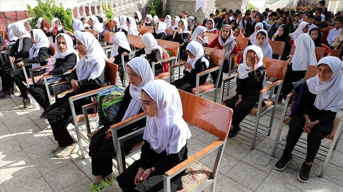 AB Afganistan Özel Temsilcisi: Taliban, kızların okula gidebilmesi için taahhütte bulunmadı
