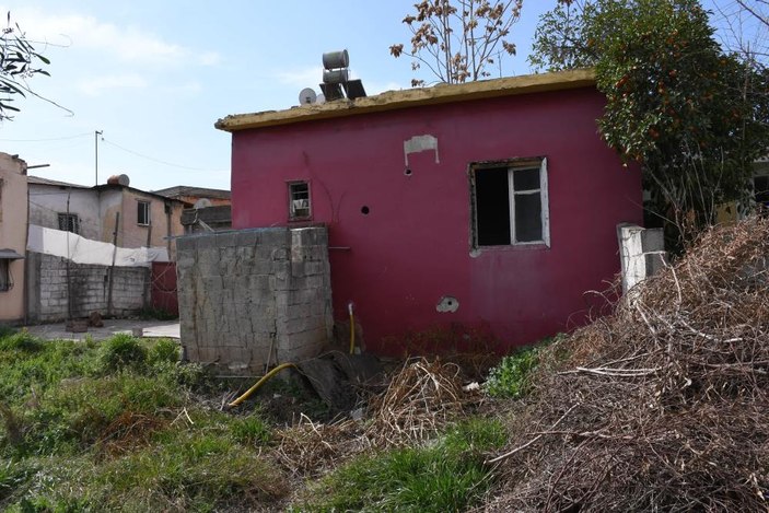 Mersin'de gizemli kazı yapılan ev satışa çıkarıldı