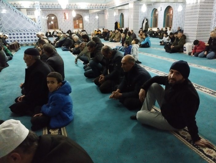 Berat Kandili nedeniyle Ayasofya Camii'ne akın edildi