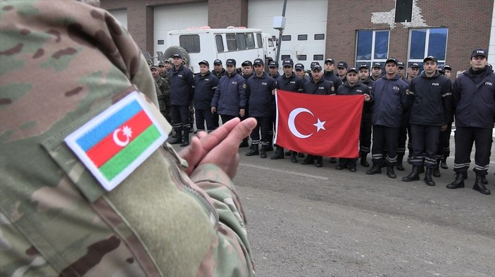 Azerbaycan arama kurtarma ekibi deprem bölgesinden ayrıldı
