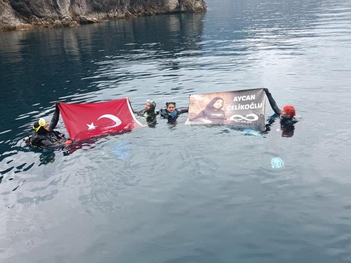 Depremde hayatını kaybeden genç kız, Kadınlar Günü'nde dalgıç arkadaşları tarafından anıldı