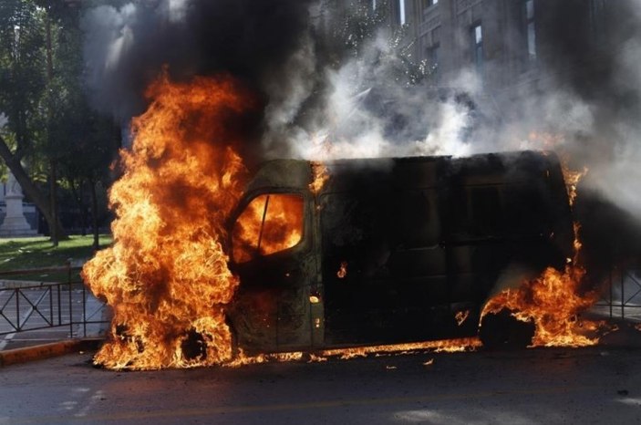 Yunanistan'da tren kazası protesto edildi