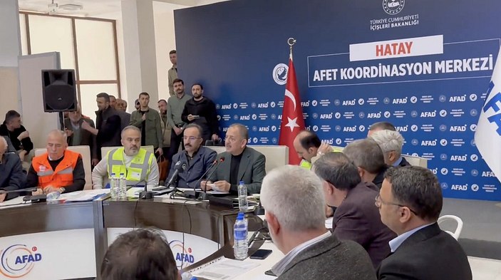 Mehmet Özhaseki: Deprem bölgesine gelen CHP belediye ekiplerinin yarısı kameraman