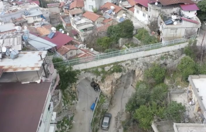 Deprem felaketinde adeta yerle bir olan Hatay Antakya'da 2000 yıllık su kemeri ayakta kaldı