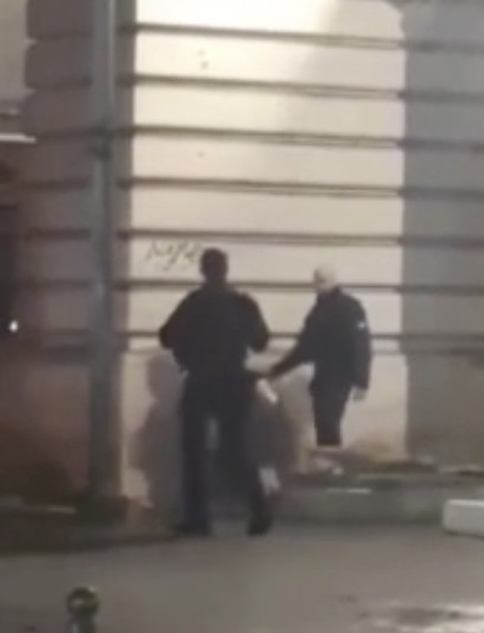 Fransız polis göçmenlere biber gazı sıktı!