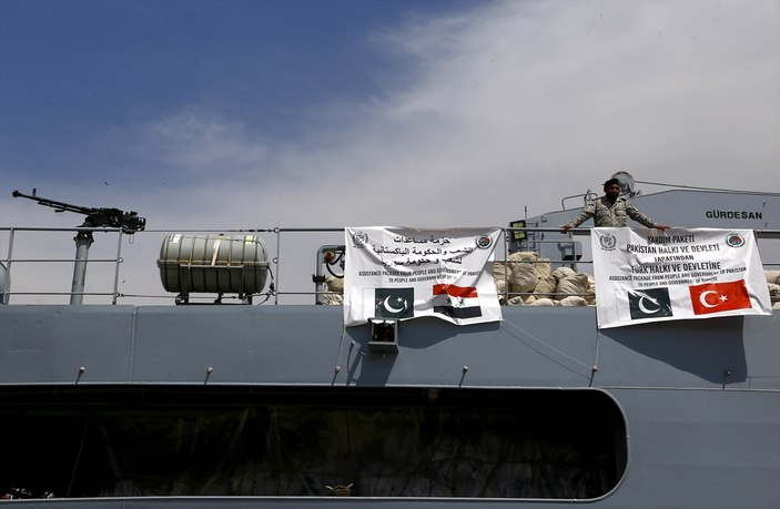 Pakistan'dan depremzedelere yardım taşıyan 3. gemi yola çıktı