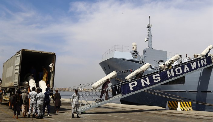 Pakistan'dan depremzedelere yardım taşıyan 3. gemi yola çıktı