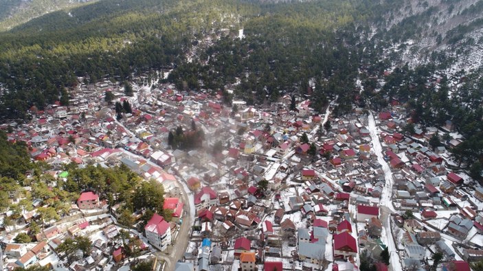 Yaylada, depremde hasar gören cami minaresi yıkıldı #2