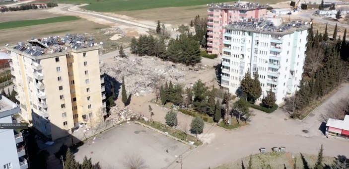 13 bloklu sitede yıkılan tek binanın kolonlarının kesildiği öne sürüldü