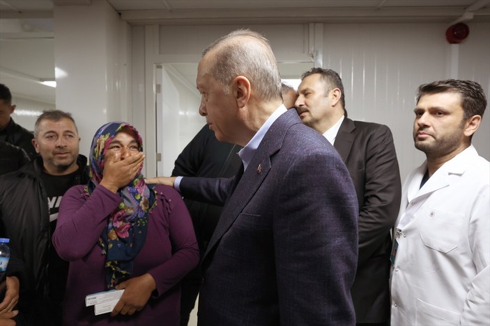 Cumhurbaşkanı Erdoğan, Hatay Defne Sahra Hastanesi'ni ziyaret etti