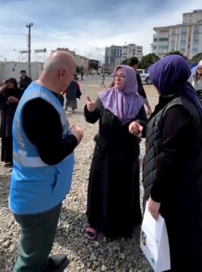 Kahramanmaraş'ta depremzede kadın duygulandırdı: Herkes gitti, sadece devletimiz kaldı