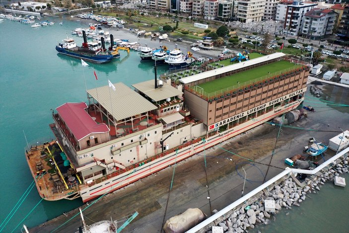 Süheyla Sultan gemisi İskenderun'da depremzedeleri ağırlamaya başladı