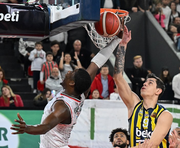 Karşıyaka, Fenerbahçe'yi mağlup etti