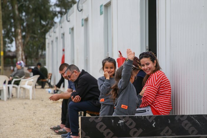 Yaralar sarılıyor! İskenderun'da 1500 kişilik konteynerde sosyal alanlar bulunuyor